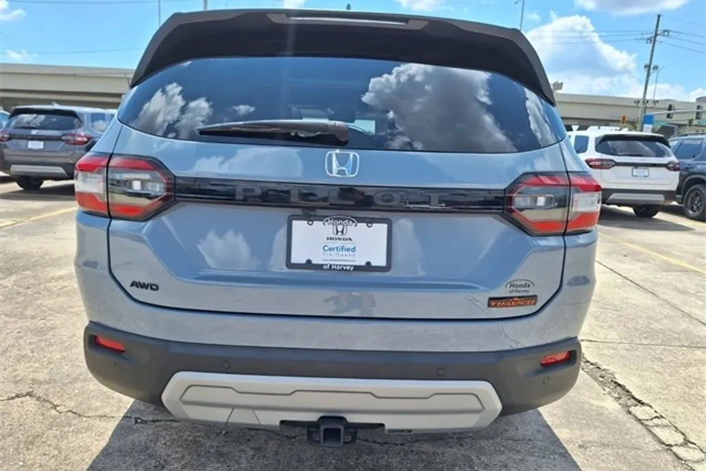 2024 Honda Pilot TrailSport photo 1