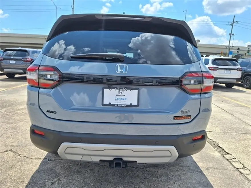 2024 Honda Pilot TrailSport photo 1
