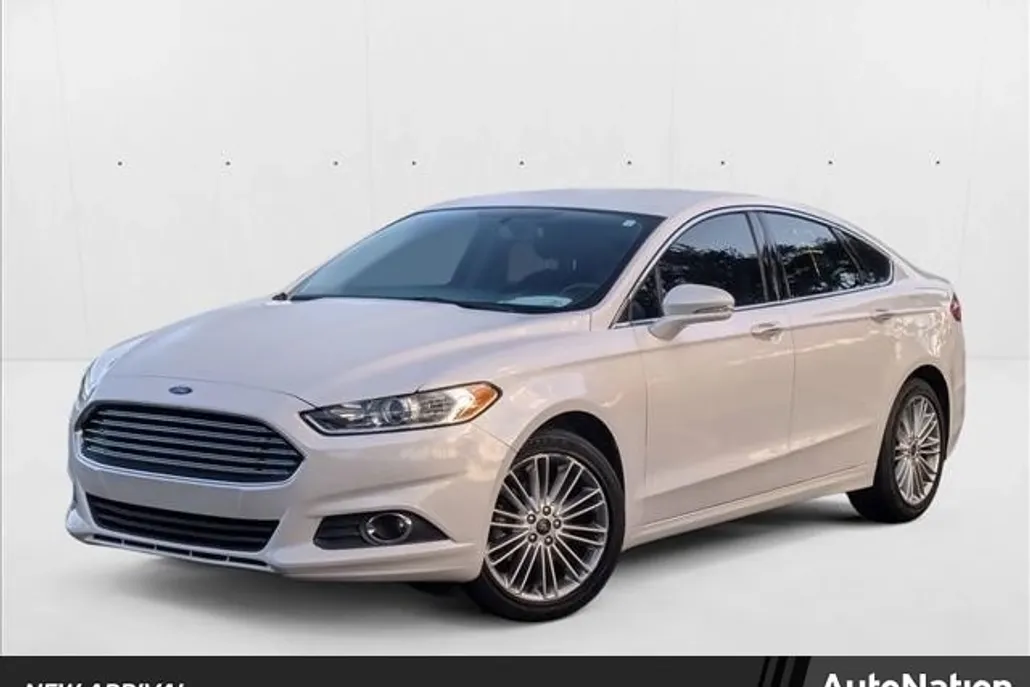 2016 Ford Fusion SE photo 1