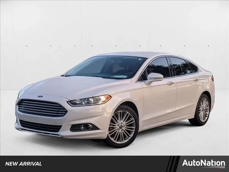 2016 Ford Fusion SE photo 1