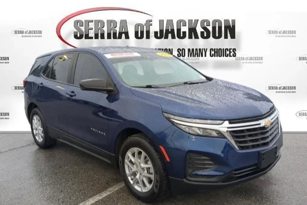 2022 Chevrolet Equinox LS photo 1