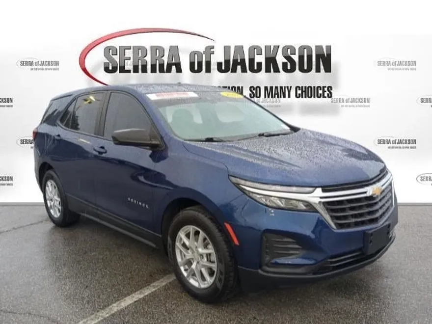 2022 Chevrolet Equinox LS photo 1