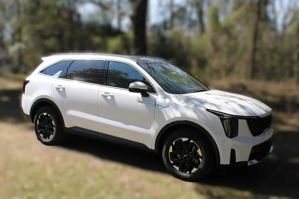 2025 Kia Sorento S photo 1