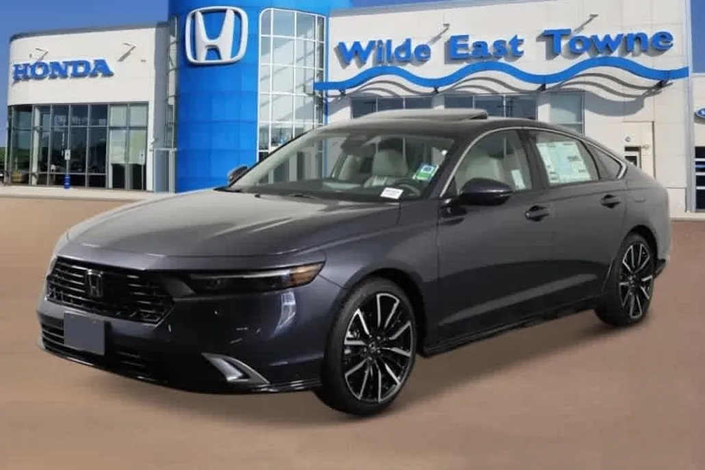 2025 Honda Accord Hybrid Touring photo 1