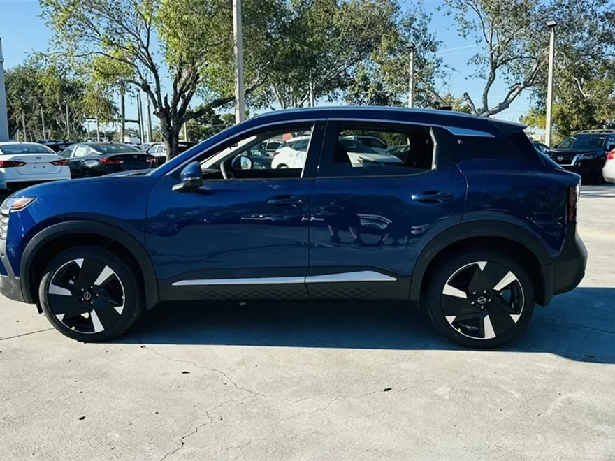 2026 Nissan Kicks SR photo 1