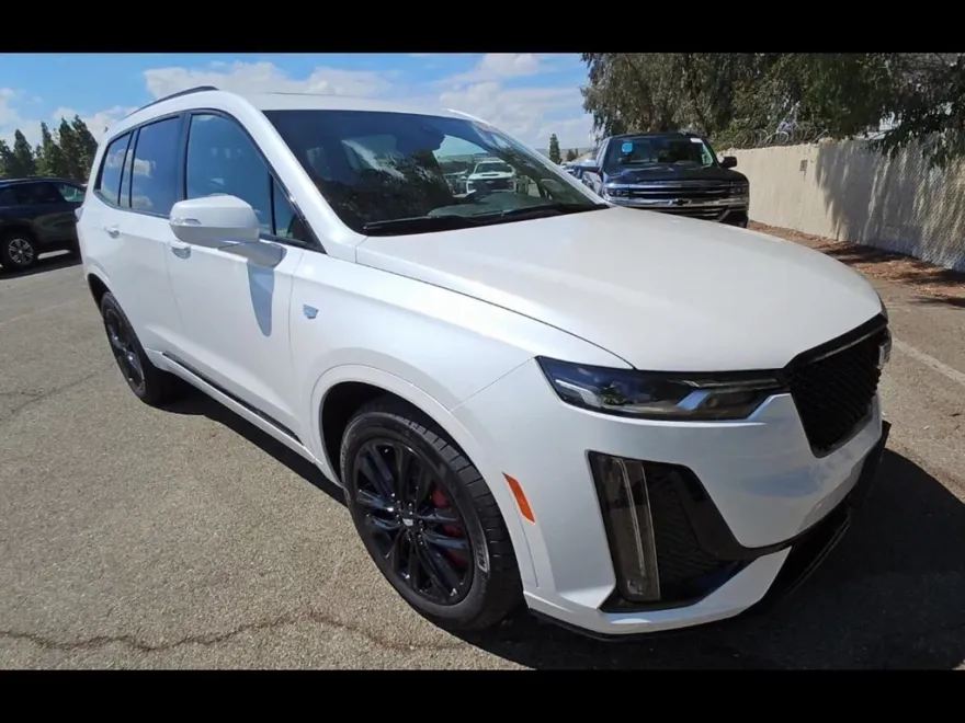2024 Cadillac XT6 Sport photo 1