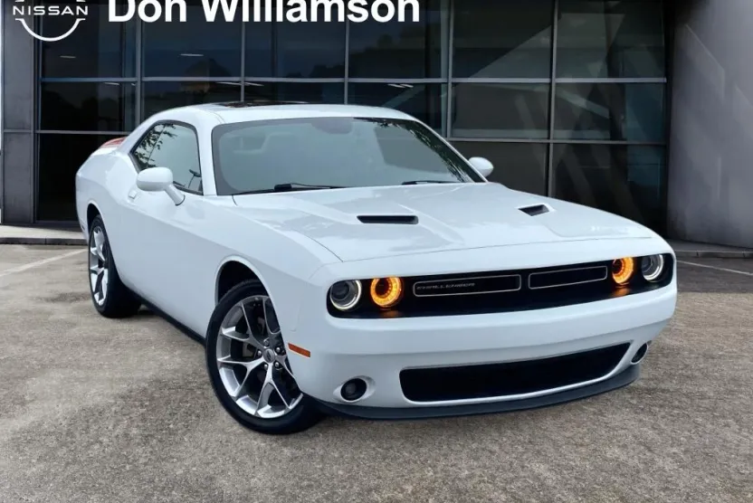 2021 Dodge Challenger SXT photo 1