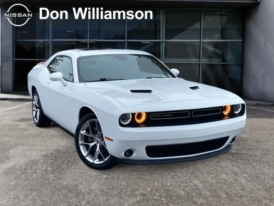2021 Dodge Challenger SXT photo 1