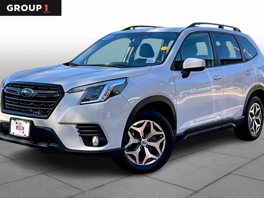 2023 Subaru Forester Premium photo 1