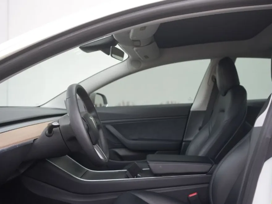 2020 Tesla Model 3 Performance photo 33