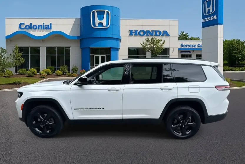 2023 Jeep Grand Cherokee Altitude photo 1