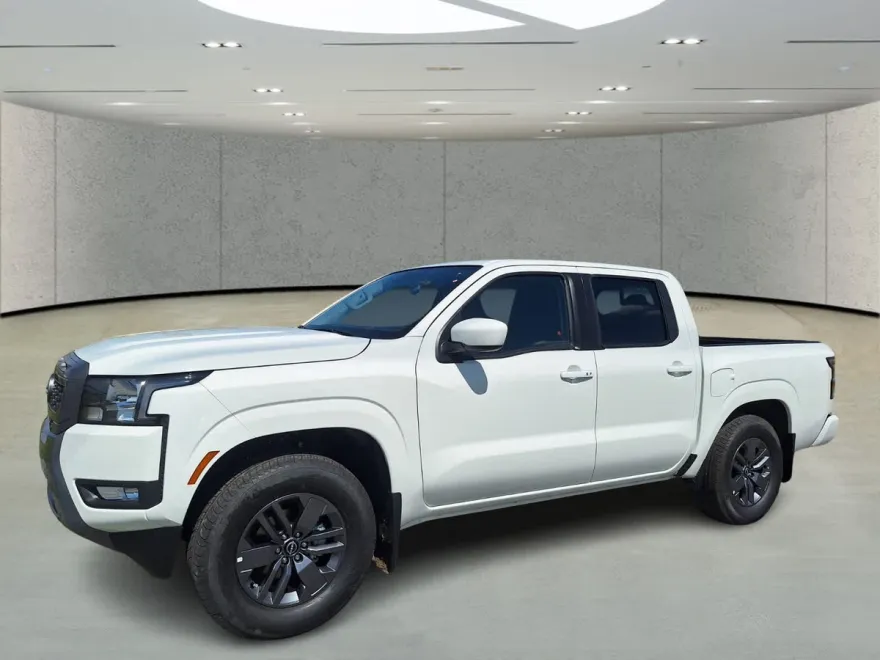 2025 Nissan Frontier Crew Cab SV photo 1