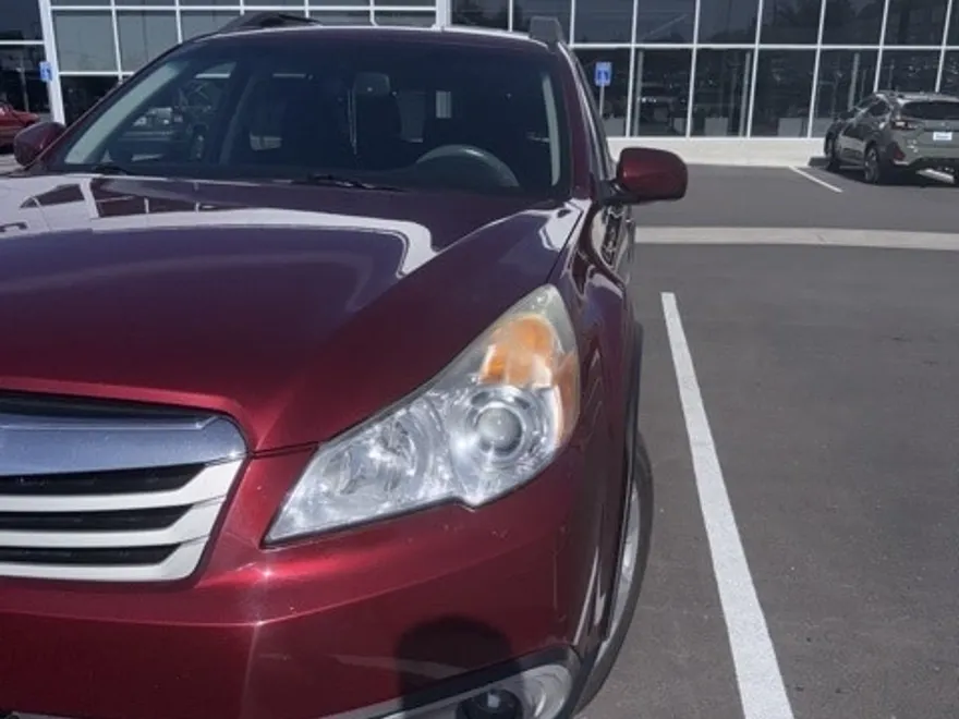 2012 Subaru Outback 2.5i photo 1