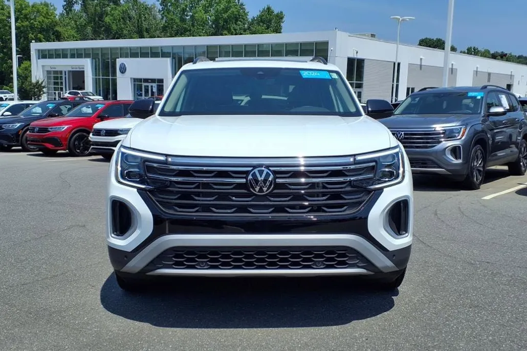 2024 Volkswagen Atlas Peak Edition SE Technology photo 1