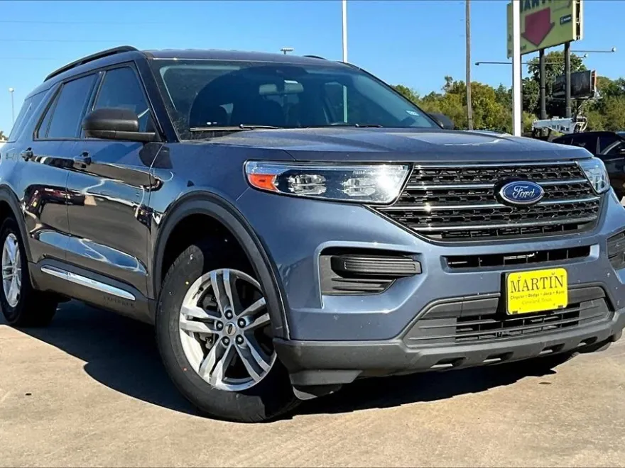 2021 Ford Explorer XLT photo 1