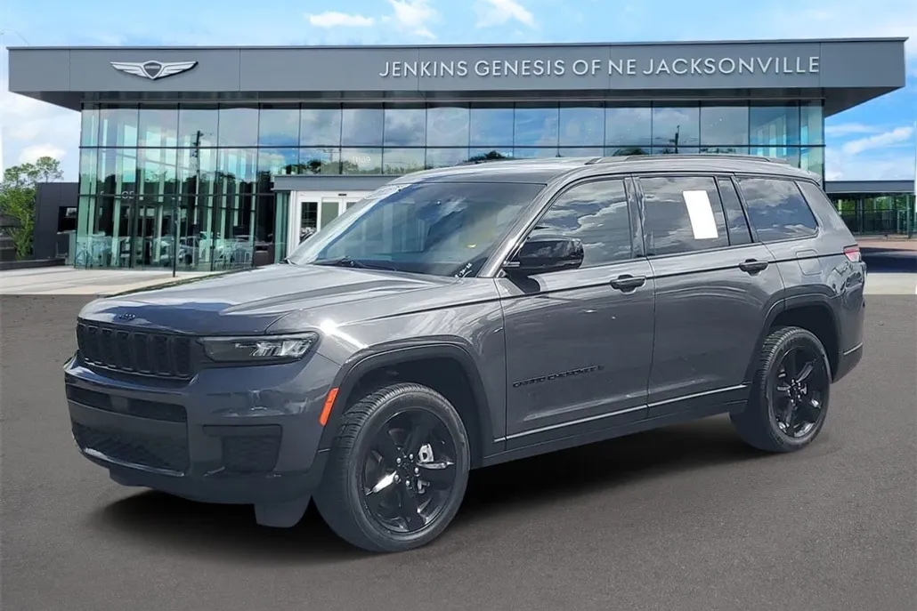 2022 Jeep Grand Cherokee Altitude photo 1