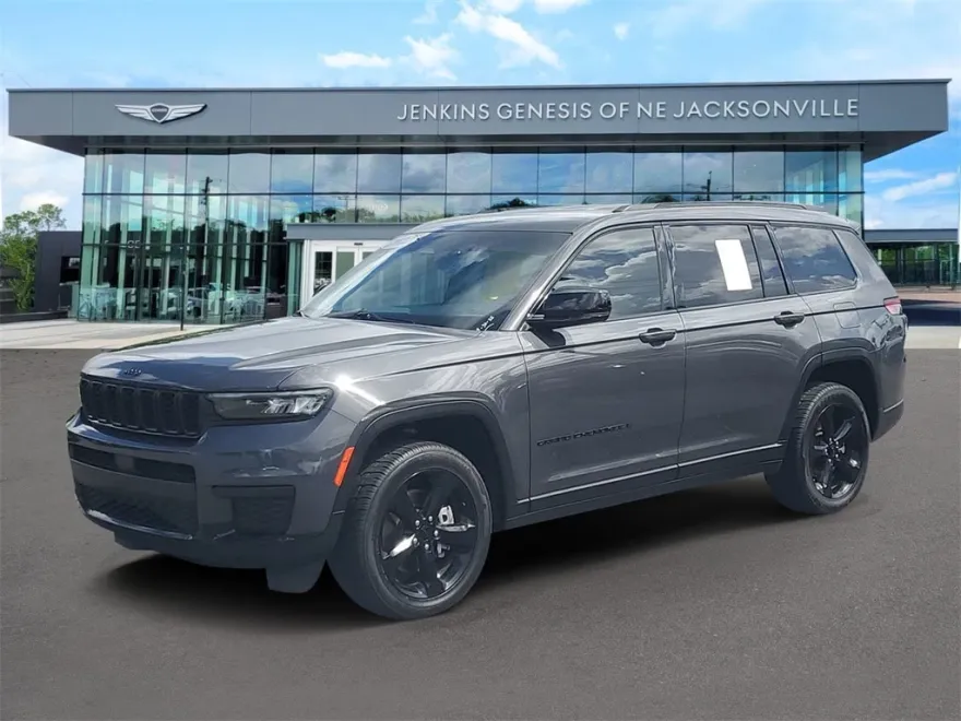 2022 Jeep Grand Cherokee Altitude photo 1