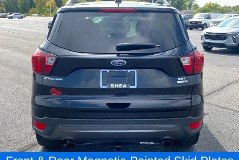 2019 Ford Escape SEL photo 1
