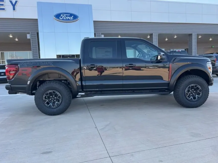 2025 Ford F-150 Raptor photo 1