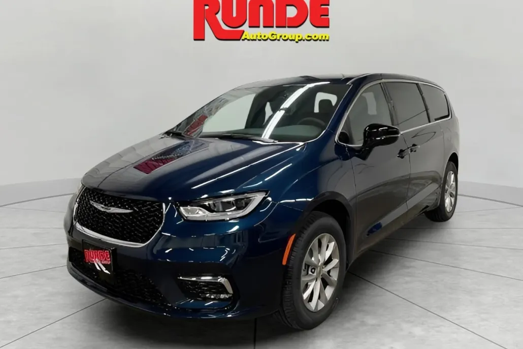 2025 Chrysler Pacifica photo 1