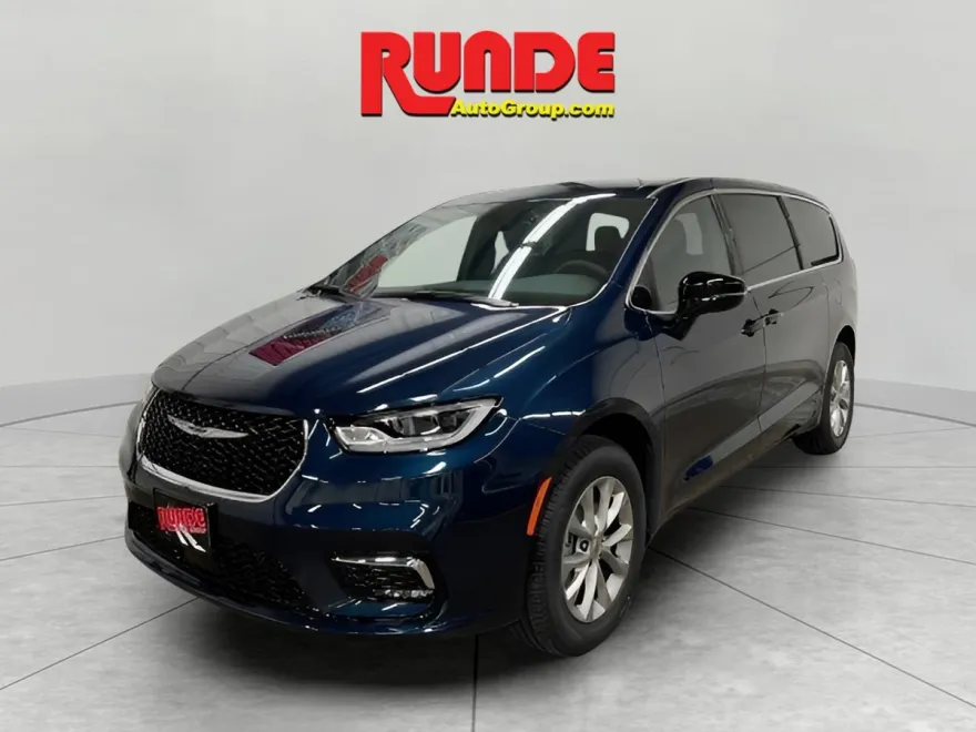 2025 Chrysler Pacifica photo 1