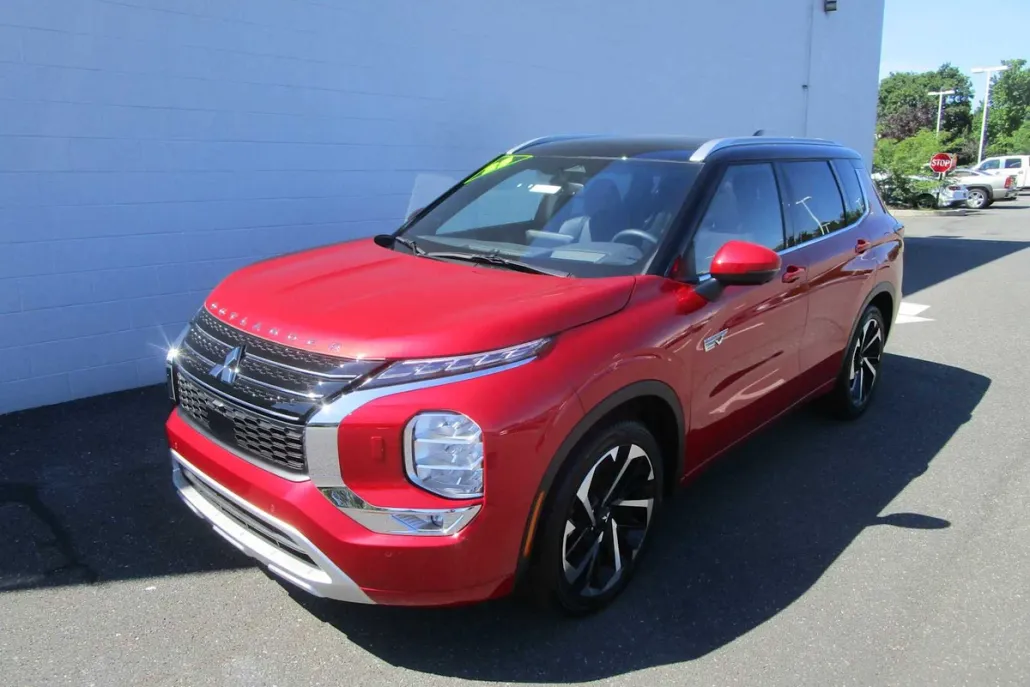2023 Mitsubishi Outlander PHEV SEL photo 1