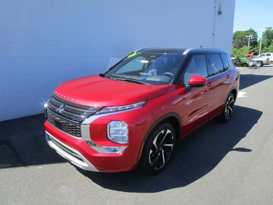 2023 Mitsubishi Outlander PHEV SEL photo 1