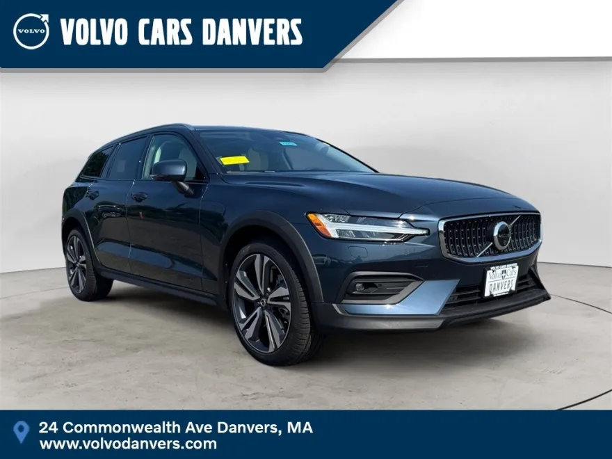 2026 Volvo V60 Cross Country B5 Plus photo 1