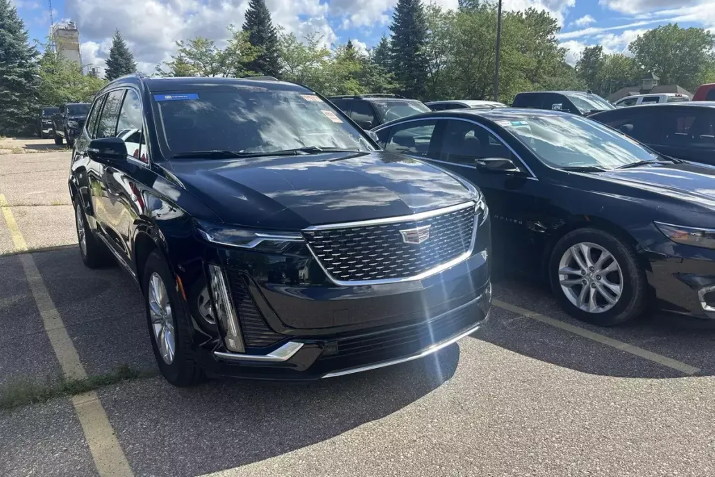 2024 Cadillac XT6 Luxury photo 1