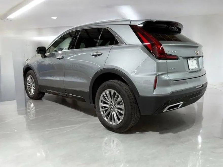 2025 Cadillac XT4 Premium Luxury photo 1