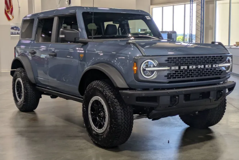 2025 Ford Bronco Badlands photo 1