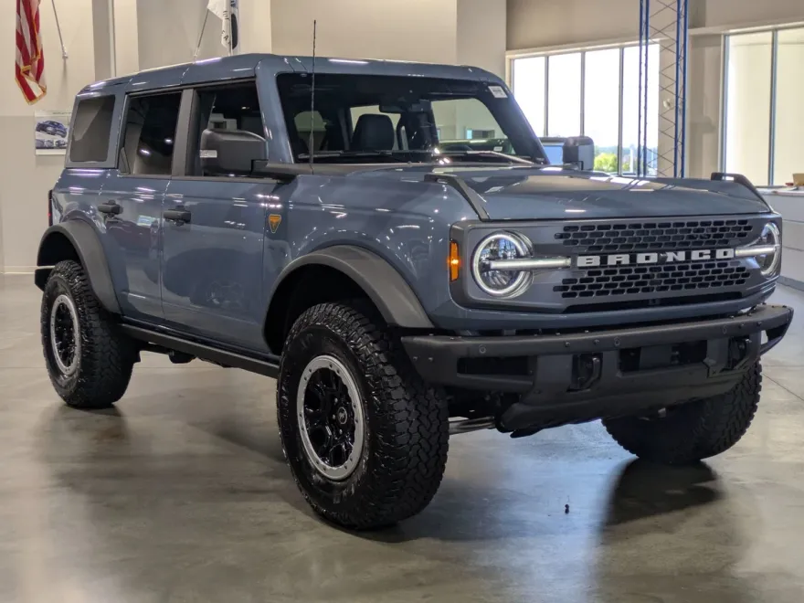 2025 Ford Bronco Badlands photo 1