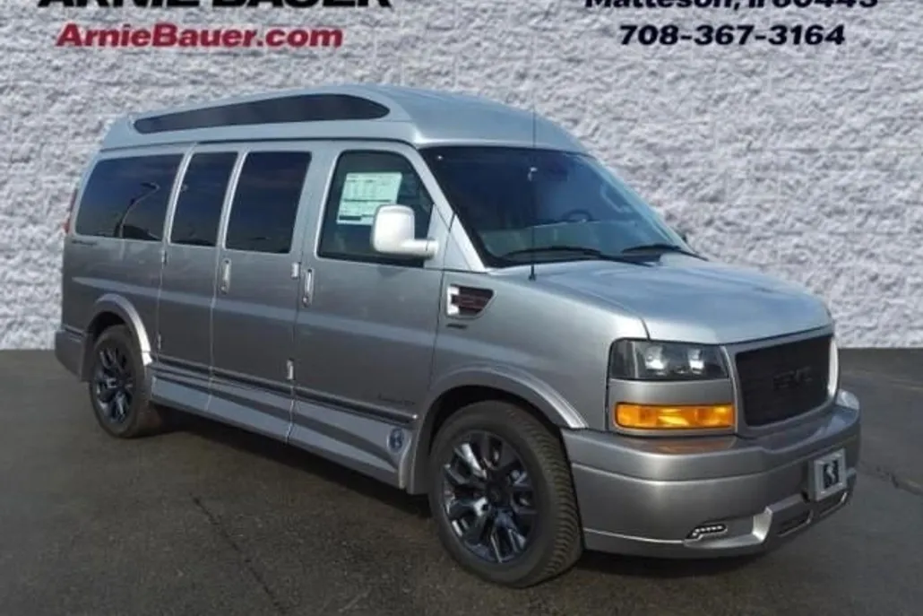 2025 Gmc Savana Cargo 2500 photo 1