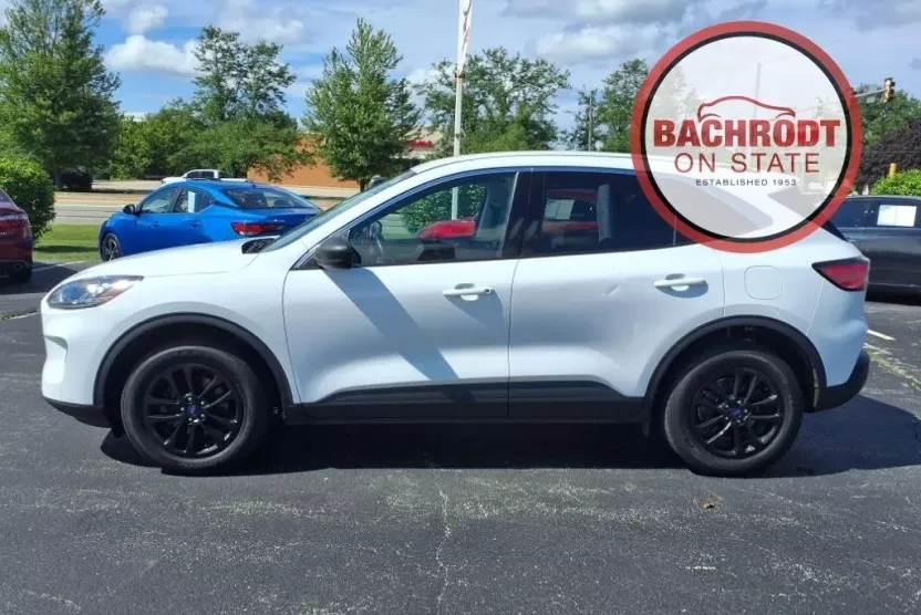 2022 Ford Escape SE photo 1