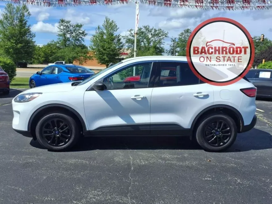 2022 Ford Escape SE photo 1