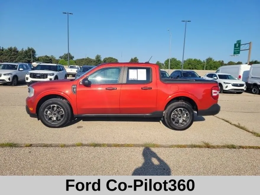 2024 Ford Maverick XLT photo 1