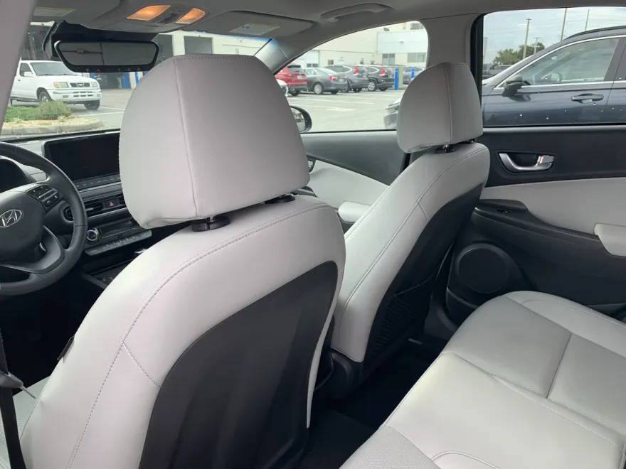 2022 Hyundai Kona Limited photo 1