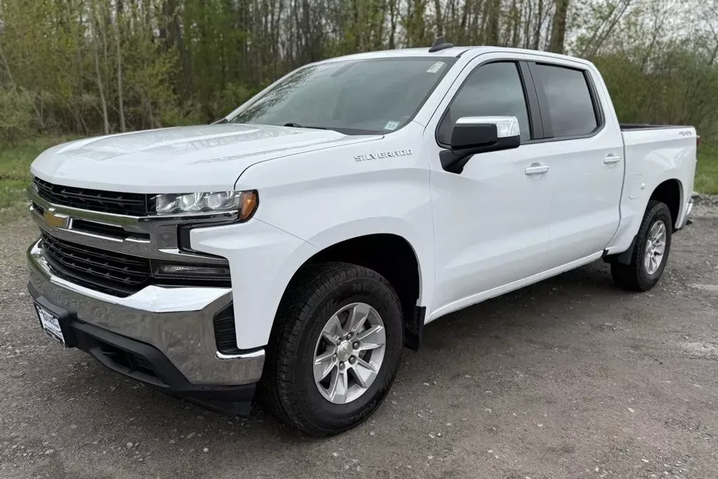 2021 Chevrolet Silverado 1500 LT photo 1