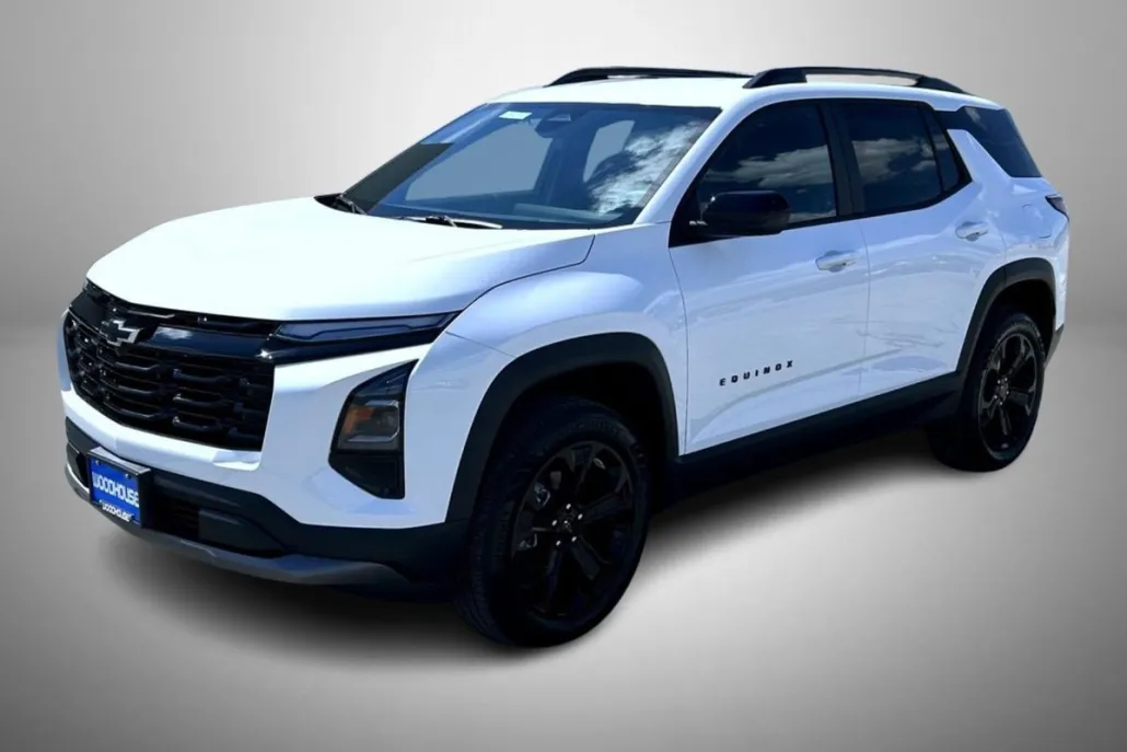 2026 Chevrolet Equinox LT photo 1