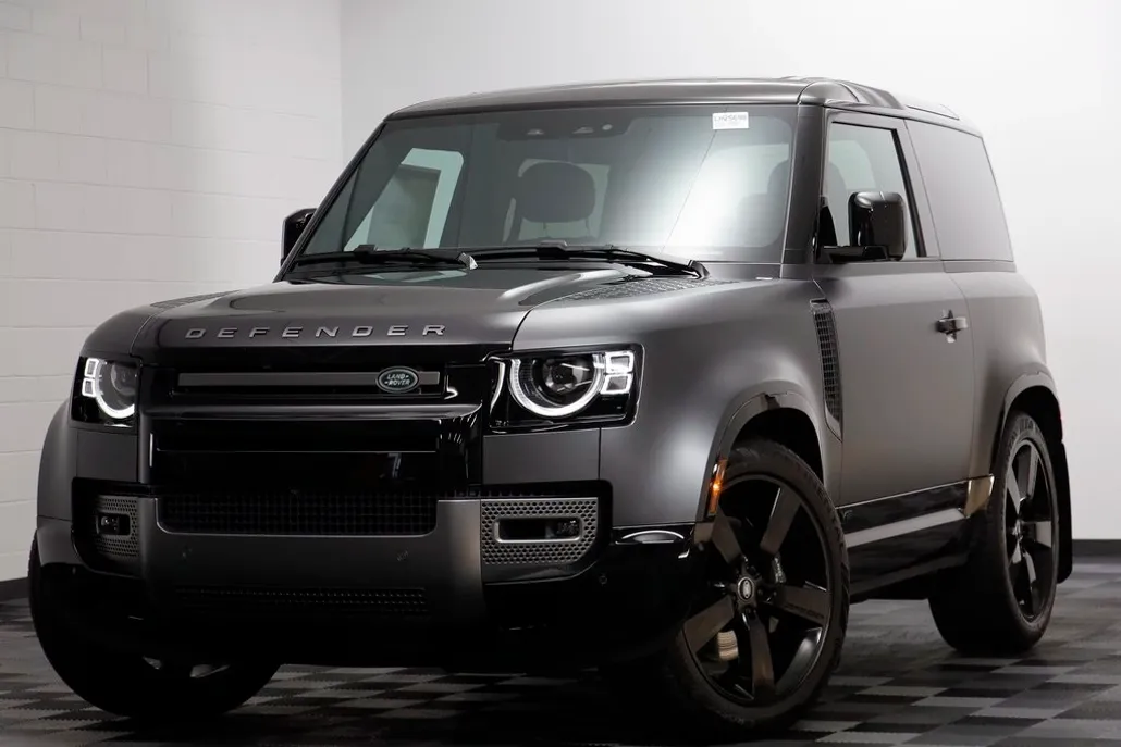 2025 Land Rover Defender 90 V8 photo 1