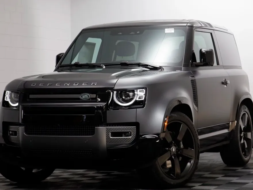 2025 Land Rover Defender 90 V8 photo 1