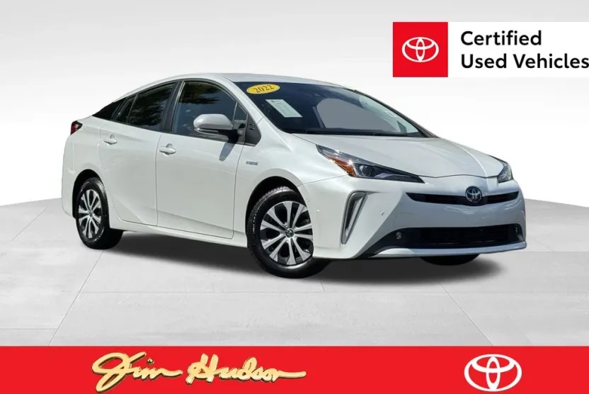 2022 Toyota Prius LE AWD-e photo 1