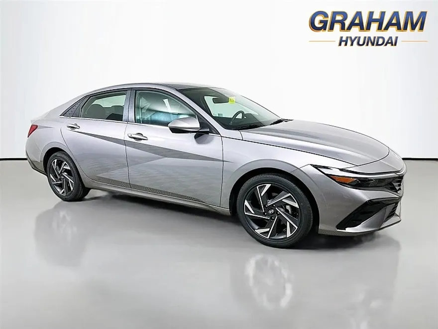 2025 Hyundai Elantra SEL Convenience photo 1