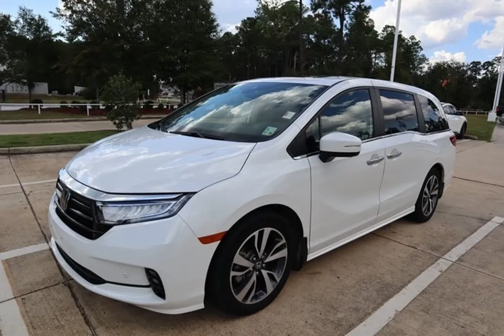 2022 Honda Odyssey Touring photo 1