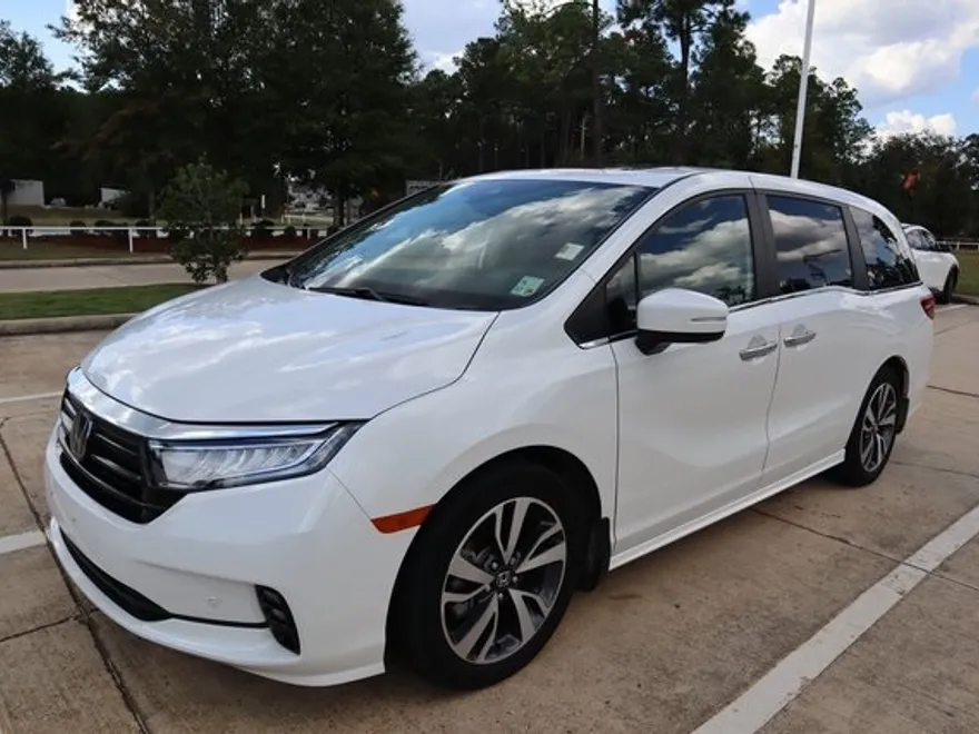 2022 Honda Odyssey Touring photo 1