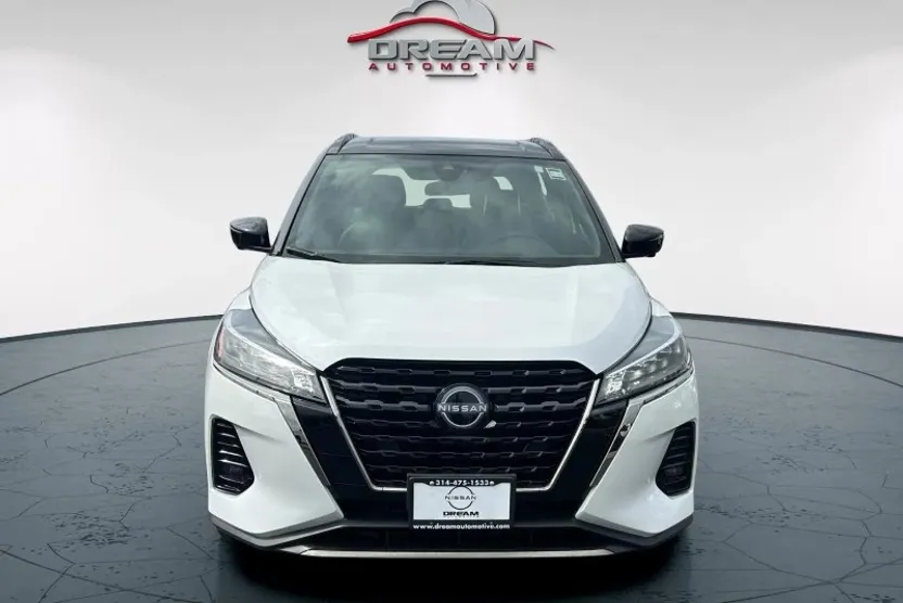 2024 Nissan Kicks SR photo 1