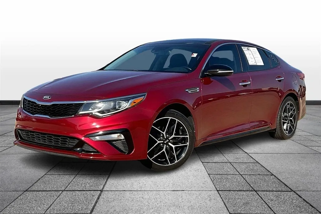 2020 Kia Optima SE photo 1