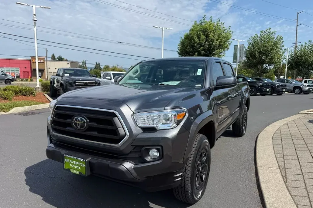 2022 Toyota Tacoma SR5 photo 1