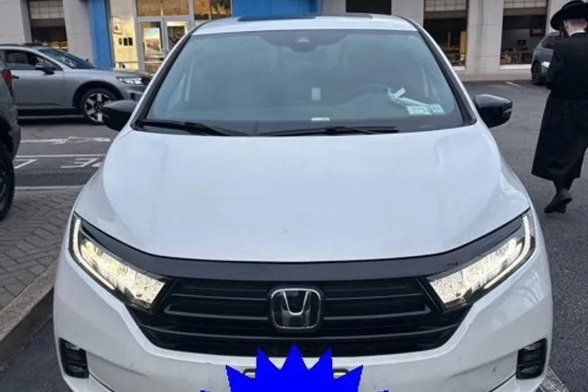 2023 Honda Odyssey Sport photo 1