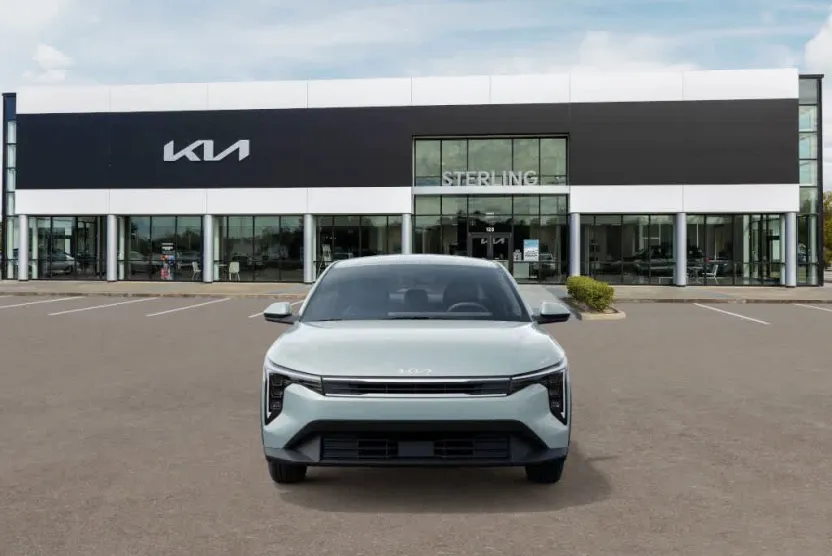 2025 Kia K4 LXS photo 1